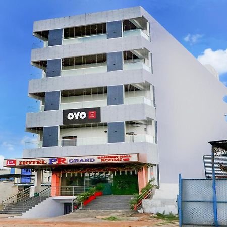 Hotel O Pr Grand Khammam Ngoại thất bức ảnh